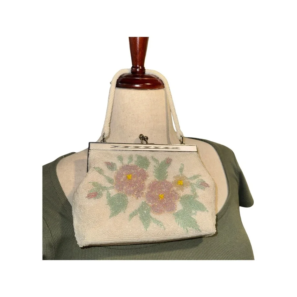 CMC Taiwan Beaded Handbag Womens White 1950s‎ Floral Kiss Lock Evening Bag